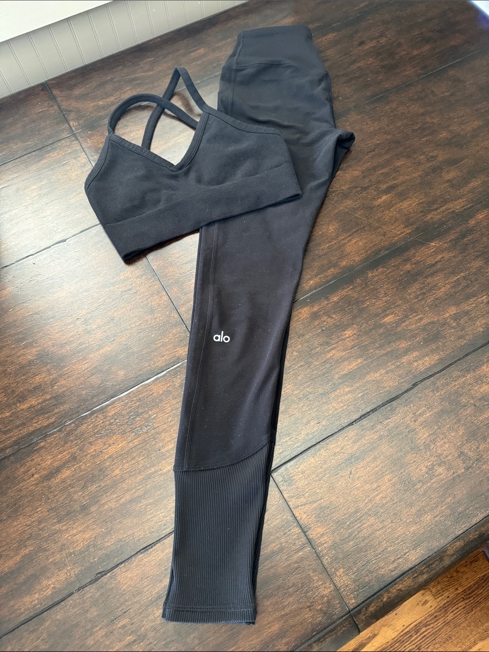 ALO Yoga Woman Black High-Rise Leggings with Logo